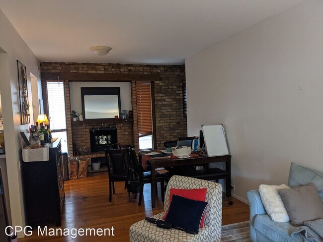 Building Photo - 2 br, 1 bath House - 454 W Wrightwood #3C