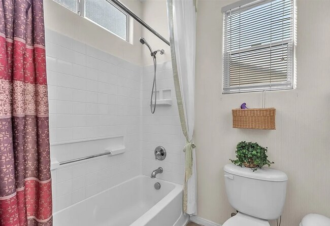 Foto del edificio - 7765 Hampton Park Ln