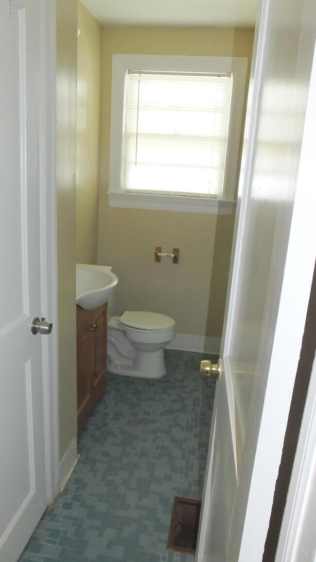 Foto del edificio - 2050 Dellwood Ave