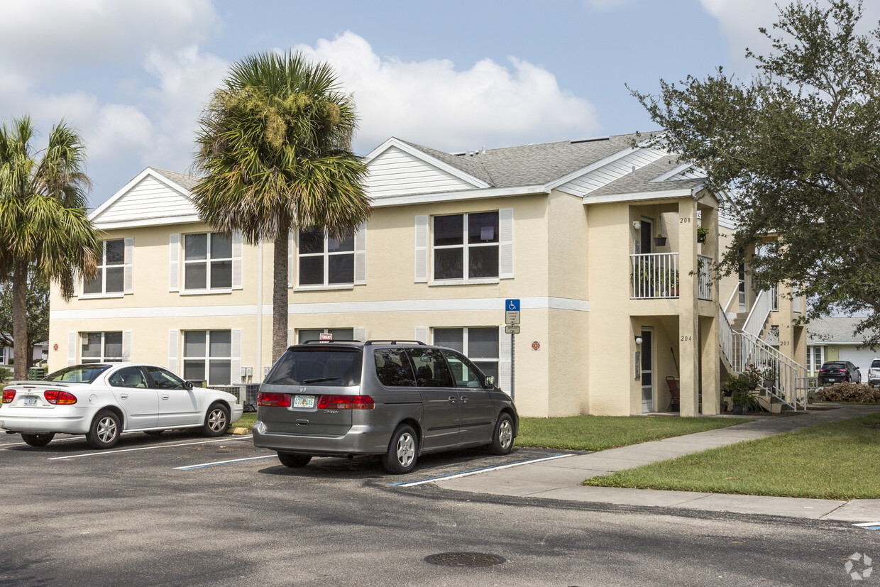 Primary Photo - Coral Village Apartments