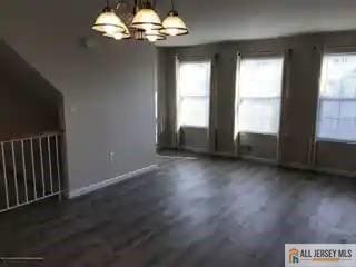 Building Photo - 43 Giera Ct