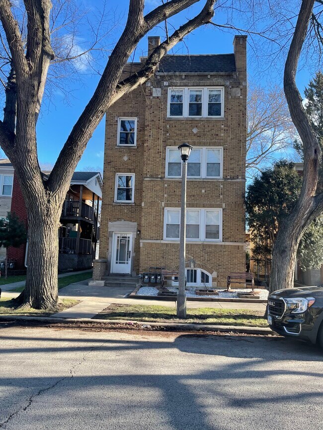 Front of building - 8635 Trumbull Ave