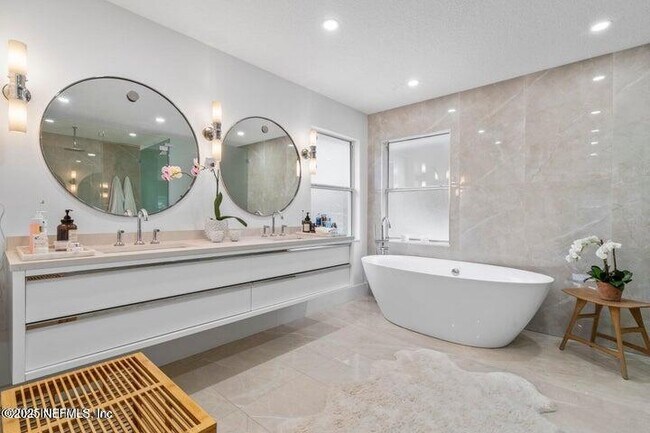 Foto del edificio - 528 S Sea Lake Ln