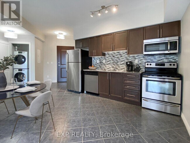 Building Photo - 5 Rittenhouse Rd