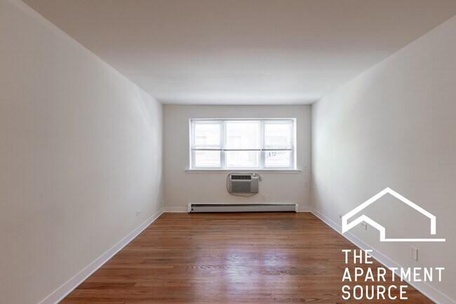 Building Photo - 628 W Wrightwood Ave