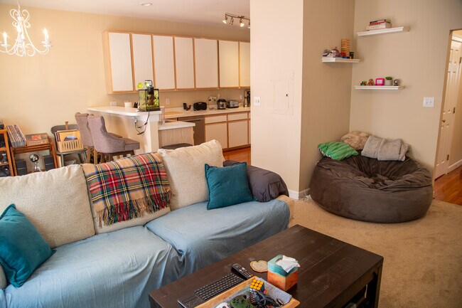 Foto del edificio - 2723 Sterling Park Dr