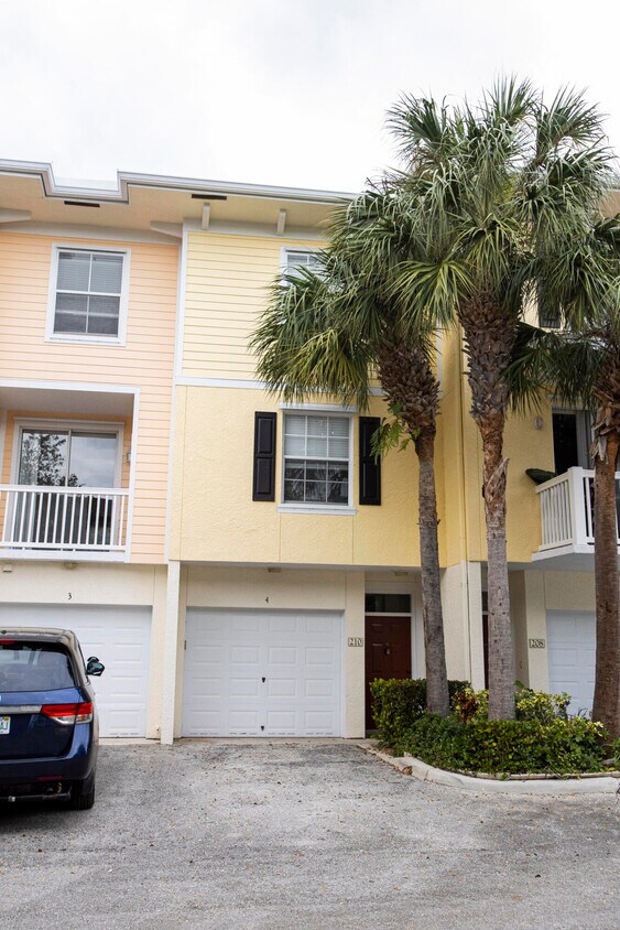 175 Galicia Way Unit 210, Jupiter, FL 33458 Condo for Rent in Jupiter