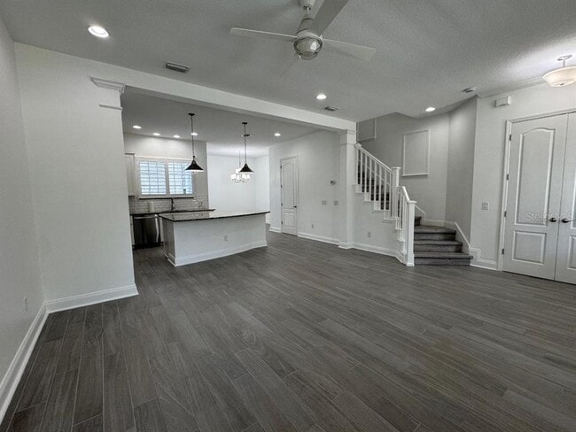 Foto del edificio - 1363 Ponce Dr