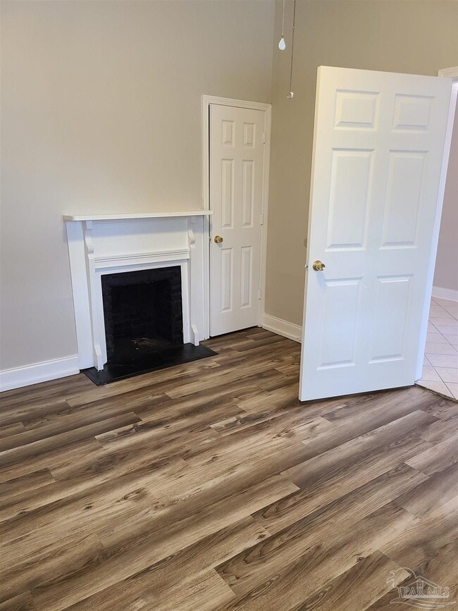 Building Photo - 312 E Moreno St