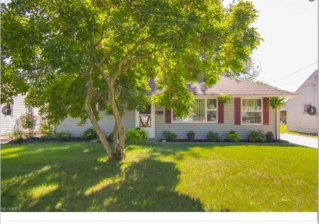 Building Photo - 4204 belle Ave