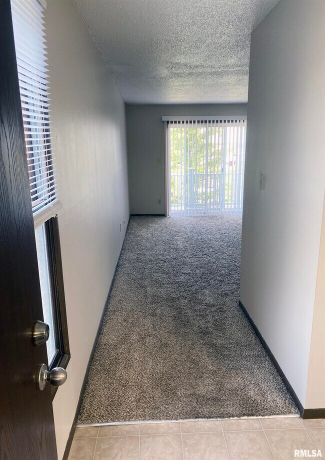 Building Photo - 2608 W Willowlake Dr
