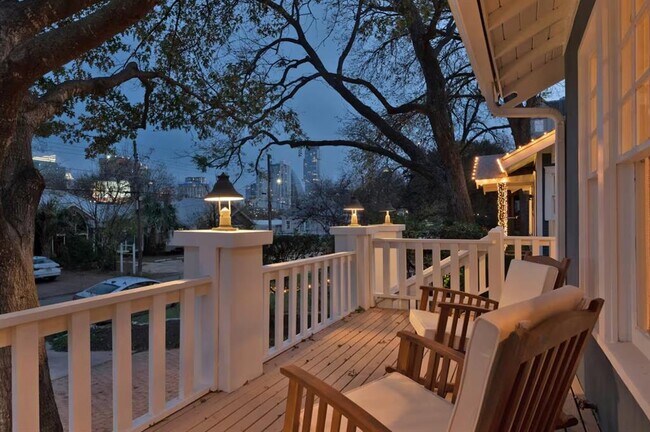 Foto del edificio - 1212 Baylor St