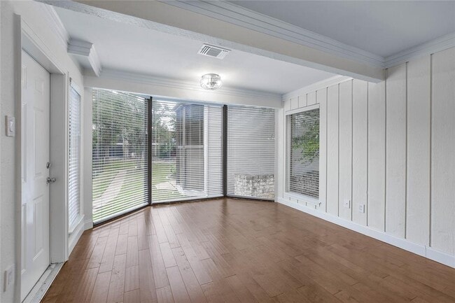 Foto del edificio - 195 World of Tennis Sq