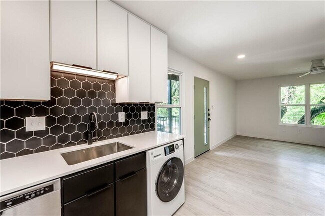 Foto del edificio - 513 Pecan Grove Rd