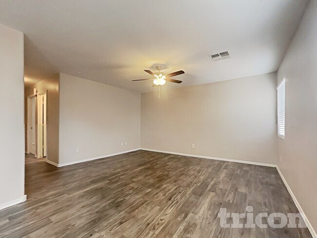 Foto del edificio - 3820 E Sierrita Rd