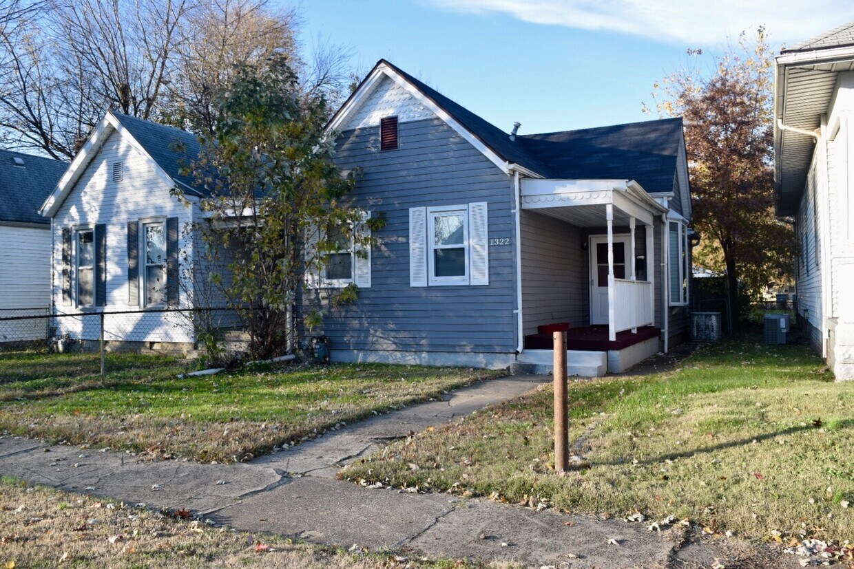 1322 Walnut - 1322 E Walnut St