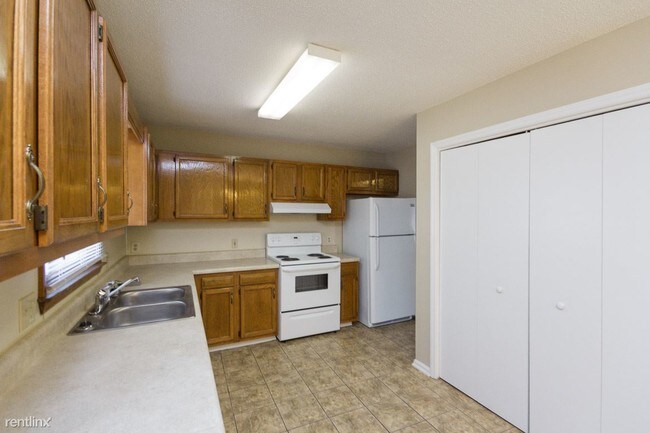 Building Photo - 3 br, 2 bath House - 1386 Blair St