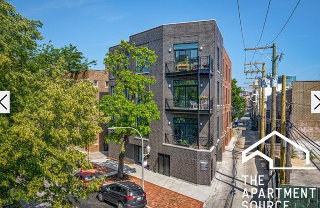 Photo - 1050 W Cornelia Ave Apartment