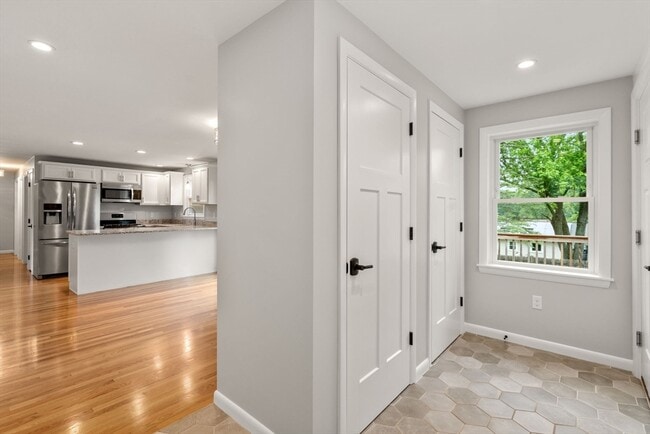 Building Photo - 69 Summit Ave