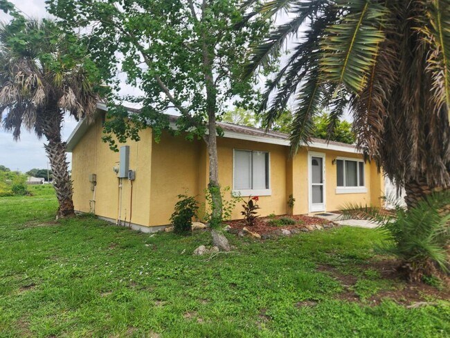 Building Photo - 3985 Avanti Cir