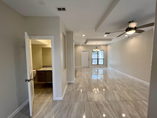 Foto del edificio - 4101 Blue Quail Rd