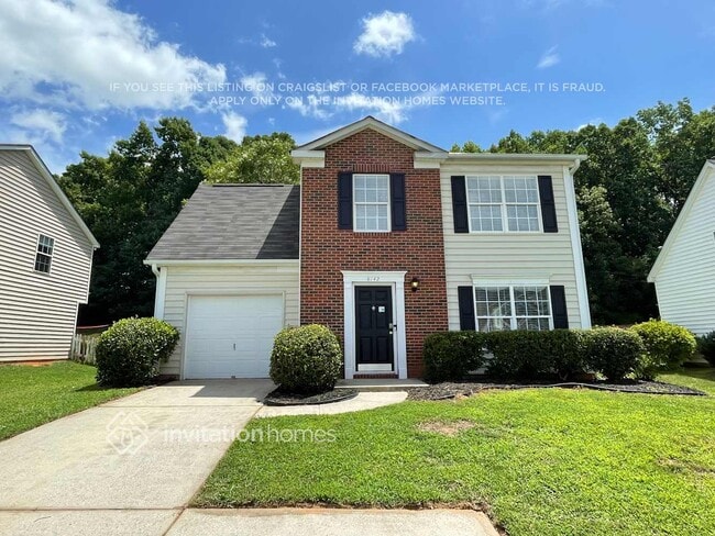 Building Photo - 8142 Chatham Oaks Dr