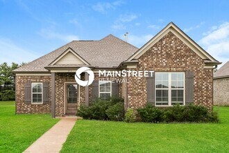 Building Photo - 375 Azalea Dr