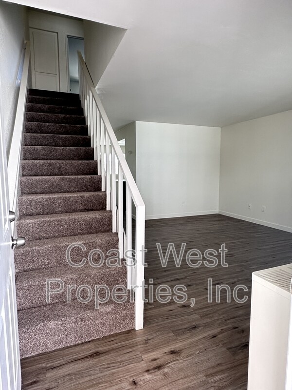 Foto del edificio - 1168 Cypress Ave