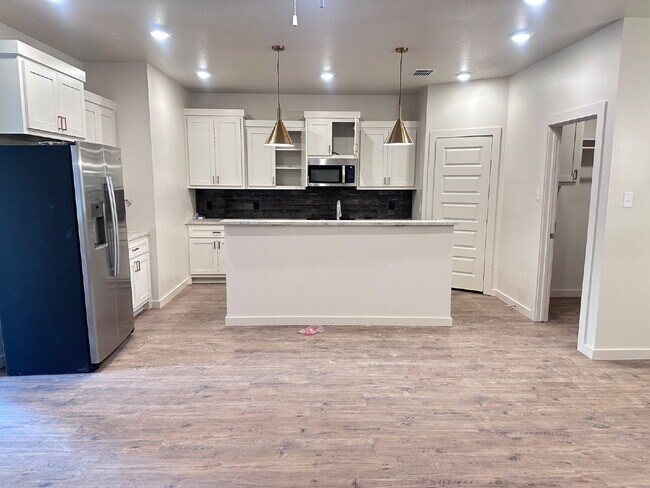 Foto del edificio - Charming 3-Bed, 2-Bath Home on Albany Ave – Spacious 1488 Sq Ft in Lubbock!