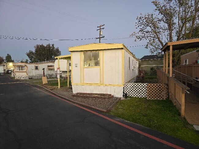 Foto del edificio - 2065 Atwater Blvd