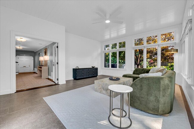 Foto del edificio - 1211 Willow Ln