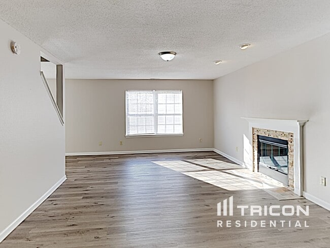 Building Photo - 10333 Liverpool Way