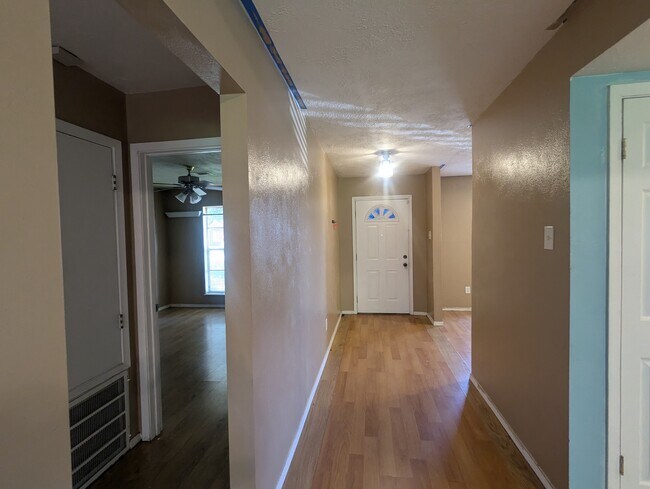 Foto del edificio - 1820 Aspen Ln