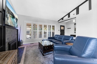 Building Photo - 670 Coronation Ave.