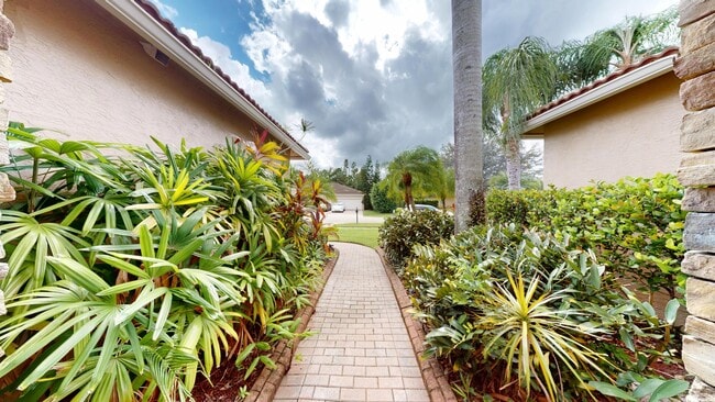 Foto del edificio - 9919 Royal Cardigan Way