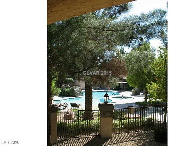 Foto del edificio - 2200 S Fort Apache Rd