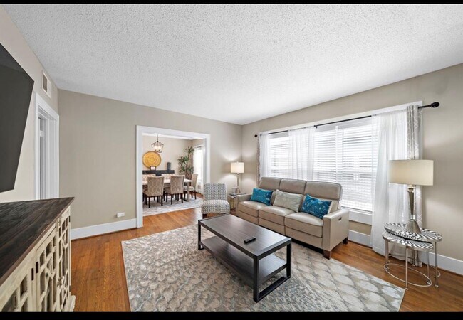 Foto del edificio - 1629 Castle Ct