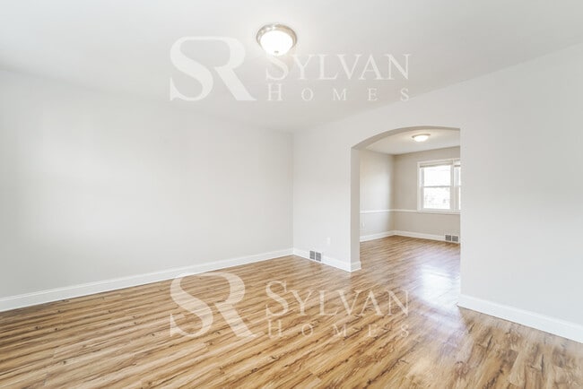 Building Photo - Enjoy living the good life in this 3 bedro...