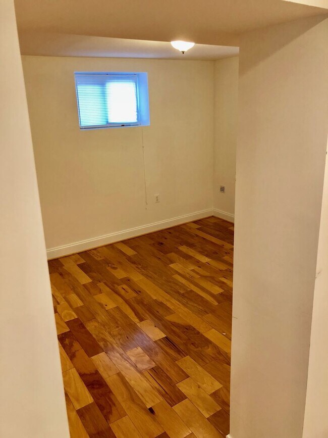 Foto del edificio - 1319 Park Rd NW