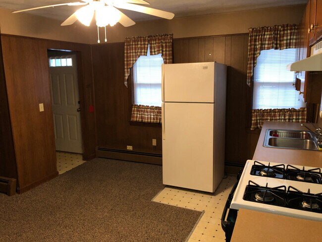 Building Photo - 46 Phenix Ave