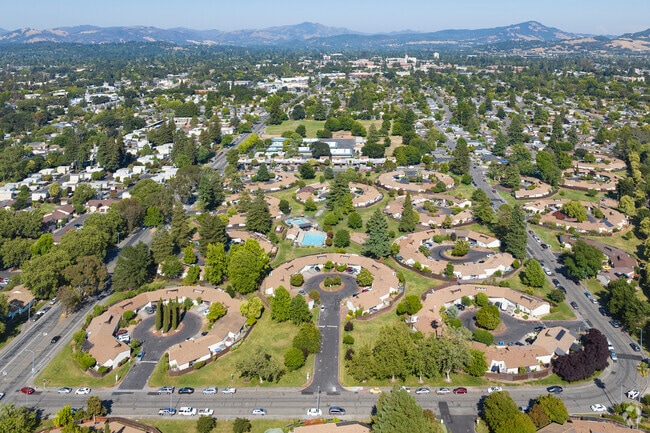 Lincoln Manor, Santa Rosa, California is a unique planned community of duplexes from the 1980s
