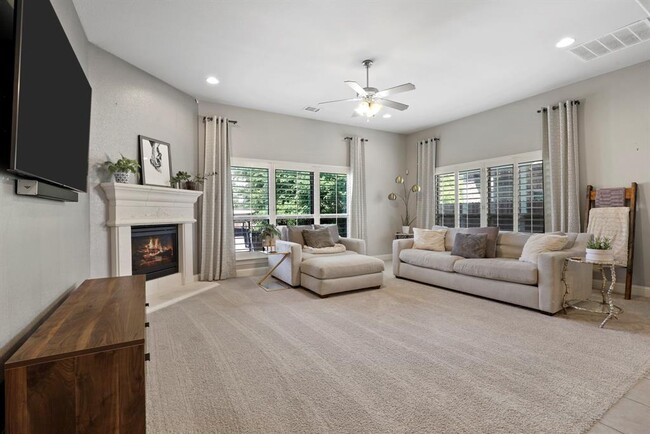 Foto del edificio - 4405 Pecan Knoll Dr