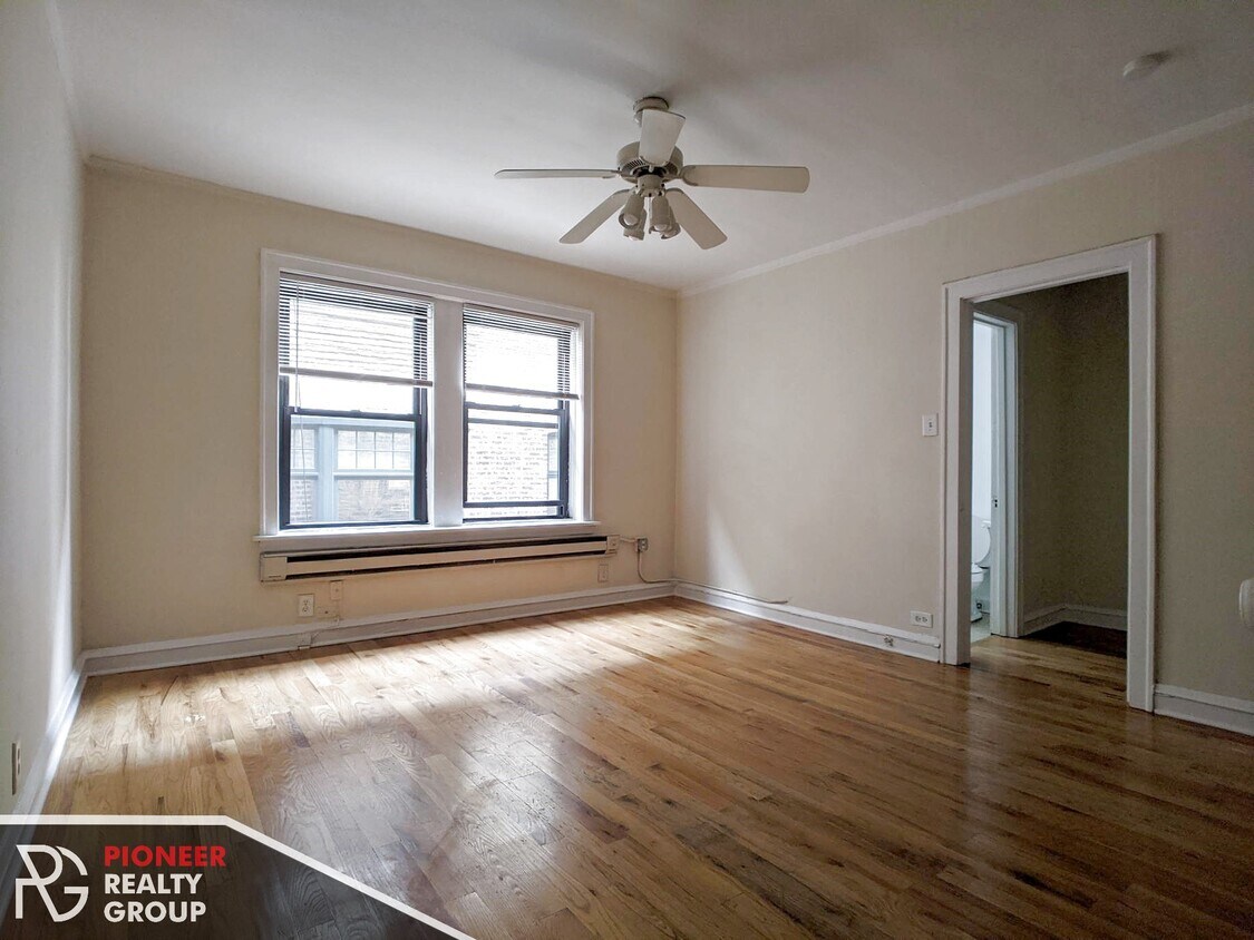 Foto principal - 546 W Wellington Ave
