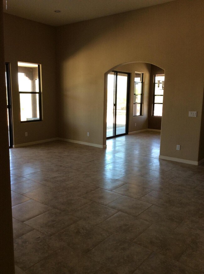 Building Photo - 30808 N Sunrise Ranch Rd
