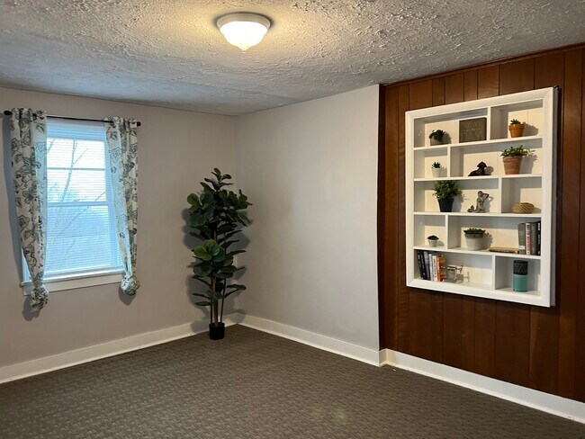 Living Room - 195 Palm Dr