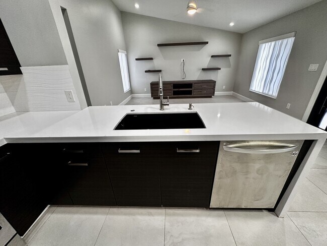 Foto del edificio - 1016 Olliff Way