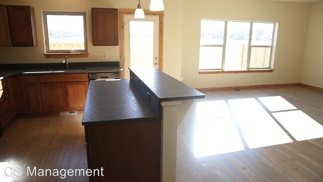 Foto del edificio - 183 Naomi Rose Ln