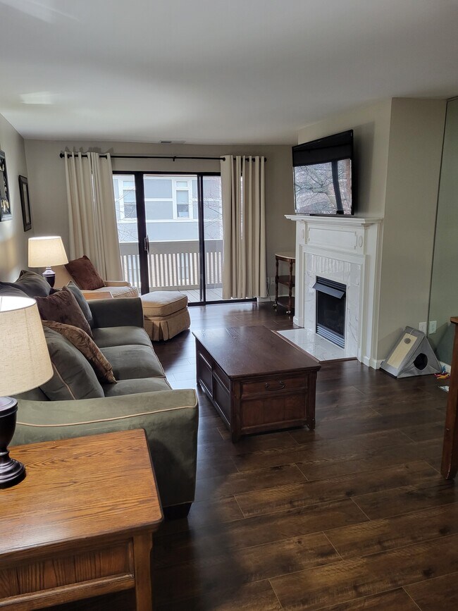 Foto del edificio - 950 E Rue de la Banque St