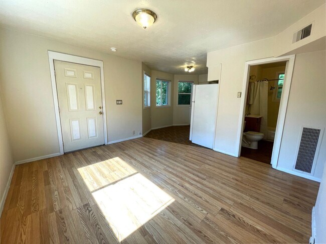 Building Photo - willh20