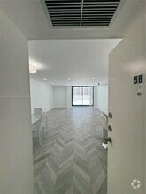 Building Photo - 1800 Collins Ave